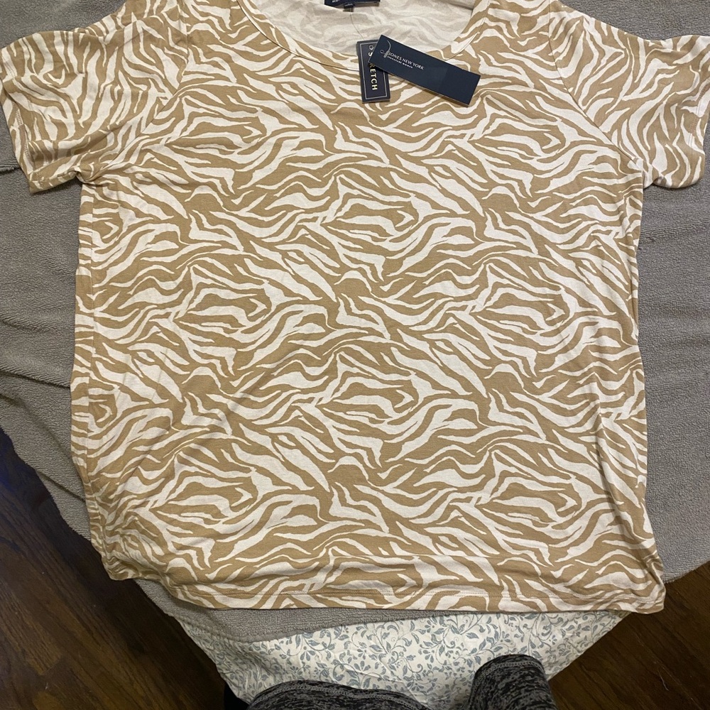 Jones New York Zebra Print Tan and White Tee